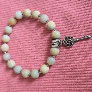 Key charm stretch bracelet